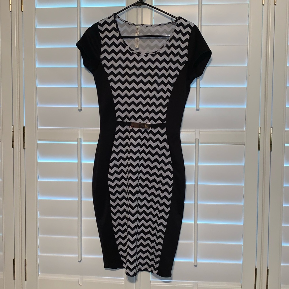 Small. Black and white hourglass dress.